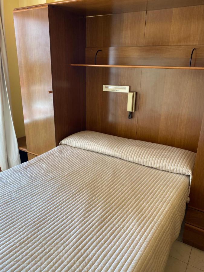 Hotel Nettuno Diano Marina Buitenkant foto